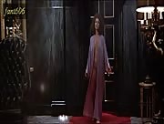 Mary-Elizabeth Mastrantonio in Scarface scene 2