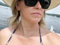 Elizabeth Banks Paparazzi Bikini And Panties Upskirt Pics