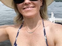 Elizabeth Banks Paparazzi Bikini And Panties Upskirt Pics