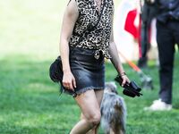Elizabeth Banks Paparazzi Bikini And Panties Upskirt Pics