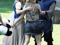 Elizabeth Banks Paparazzi Bikini And Panties Upskirt Pics