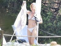 Gillian Anderson Nude Pussy And Nipples Photos