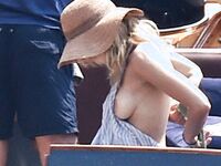 Gillian Anderson Nude Pussy And Nipples Photos