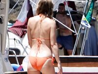 Gwyneth Paltrow Nude, Upskirt, Bikini Photos Collection