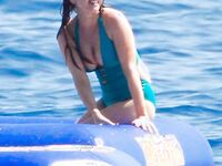 Isla Fisher Nude, Bikini And Other Erotic Moments