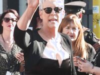 Jamie Lee Curtis Topless And Deep Cleavage Photos
