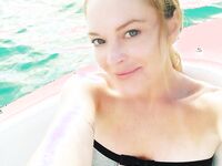 Lindsay Lohan Nude Selfie Photos