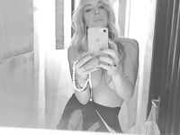 Lindsay Lohan Nude Selfie Photos