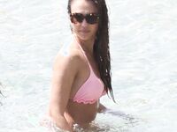 Jessica Alba Parazzi Bikini And Sexy Beach Photos