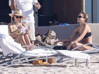 Jessica Alba Parazzi Bikini And Sexy Beach Photos
