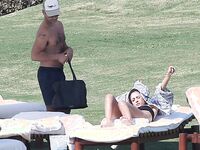 Jessica Alba Parazzi Bikini And Sexy Beach Photos