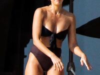 Jessica Alba Parazzi Bikini And Sexy Beach Photos