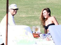 Jessica Alba Parazzi Bikini And Sexy Beach Photos