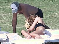 Jessica Alba Parazzi Bikini And Sexy Beach Photos