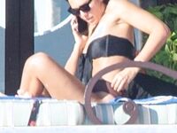 Jessica Alba Parazzi Bikini And Sexy Beach Photos