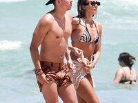 Jessica Alba Parazzi Bikini And Sexy Beach Photos