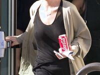 Lindsay Lohan Shows Off Her Tits Without Bra