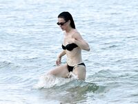 Katy Perry Sexy Bikini Beach Pics