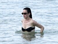 Katy Perry Sexy Bikini Beach Pics