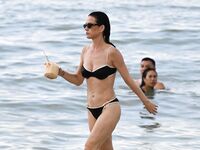Katy Perry Sexy Bikini Beach Pics
