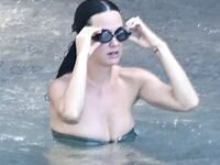 Katy Perry Sexy Bikini Beach Pics