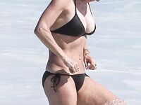Courteney Cox Nip Slip And Tight Bikini Photos