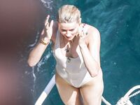 Amber Heard Wet Swimsuit And Bare Tits Photos