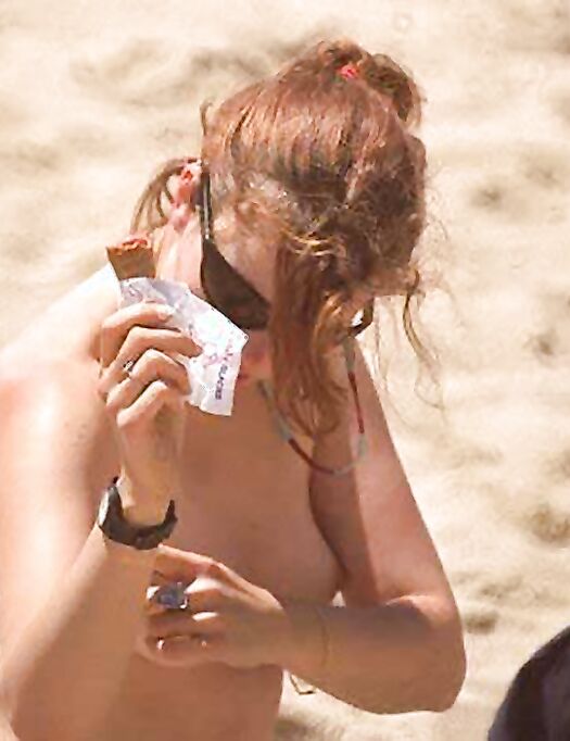 Isla Fisher Nude, Bikini And Other Erotic Moments