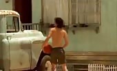 Justin Long dude plays topless basketball